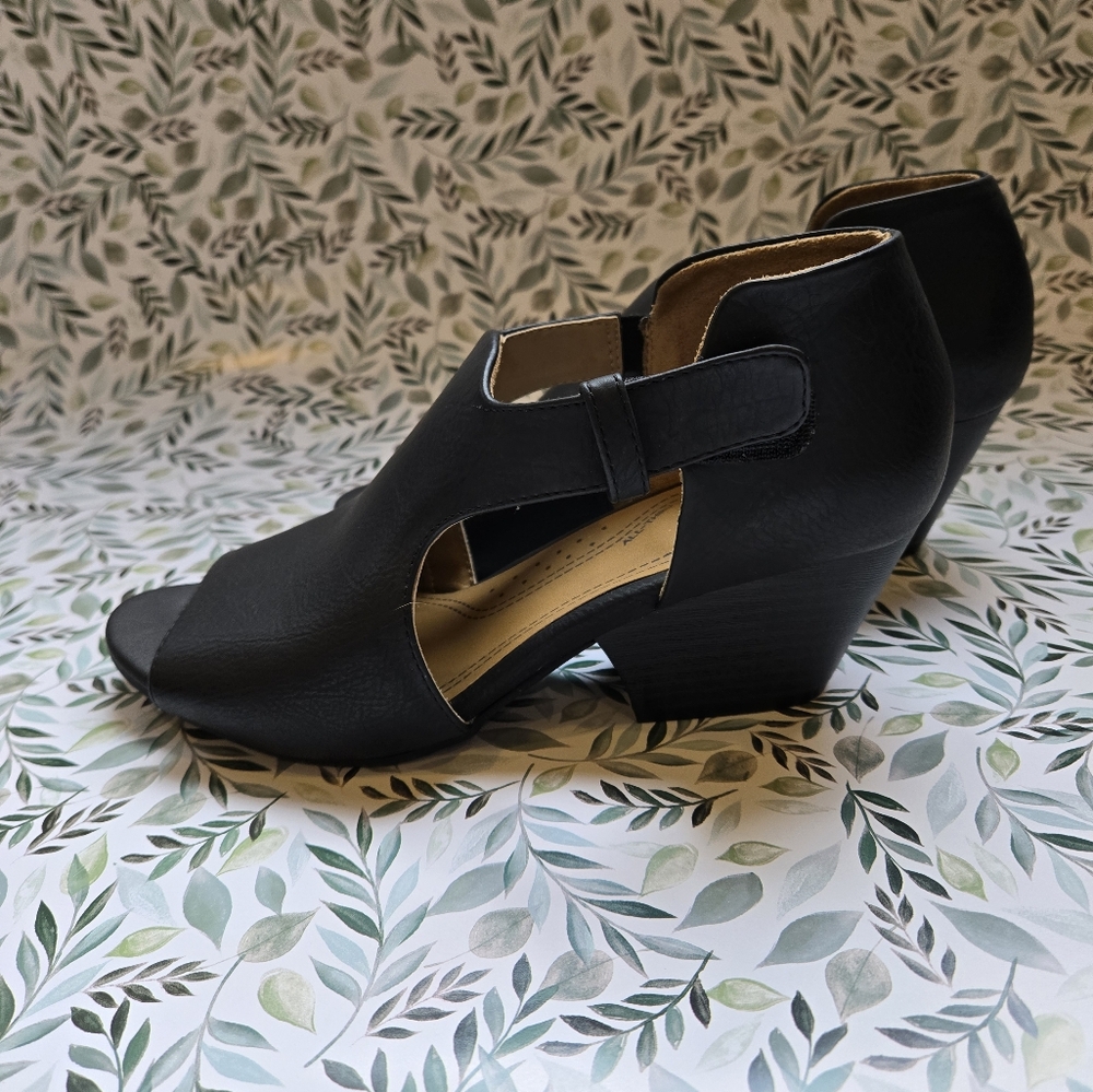 Women’s Black Daya Natural Soul Faux Leather Shootie Wedge Sandal Size 8.5 - Picture 6 of 8